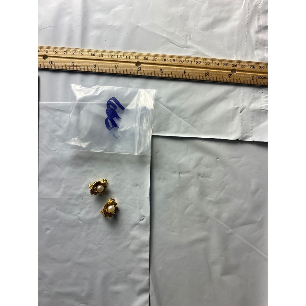 Gold Tone Flower‎ Pearl Stud Earrings Women's